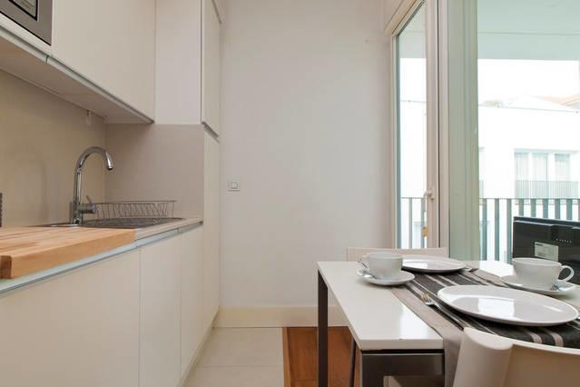 Santa Catarina - No Centro Da Com Garagem, Perto Do Timeout Market Lissabon
